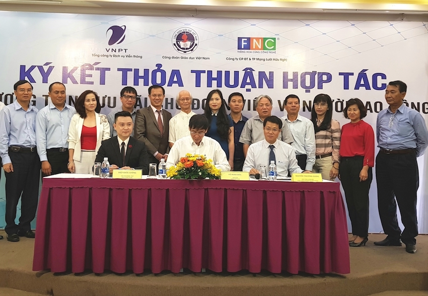 [-]VNPT[-]ký[-]kết[-]thỏa[-]thuận[-]hợp[-]tác[-]với[-]Công[-]đoàn[-]Giáo[-]dục[-]Việt[-]Nam